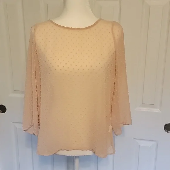 Beautiful light pinkish/cream blouse - Picture 1 of 5